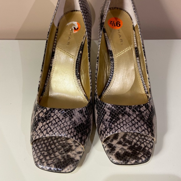 NEW TAHARI HEELS US9.5 - Picture 3 of 5